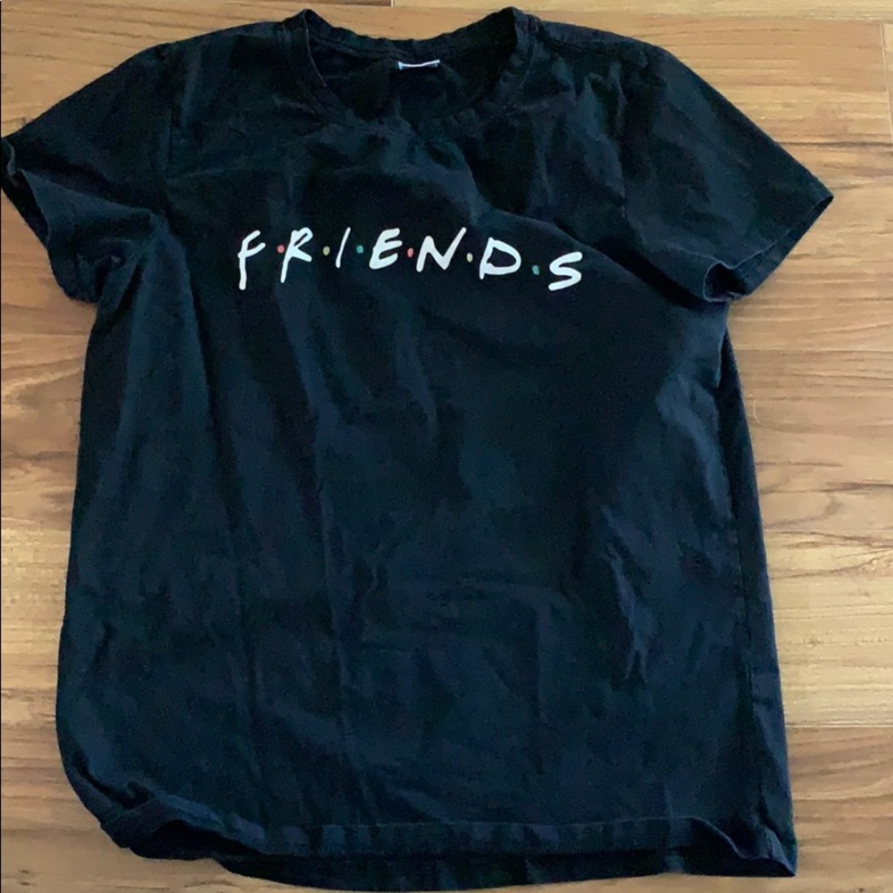 Cute black FRIENDS tee